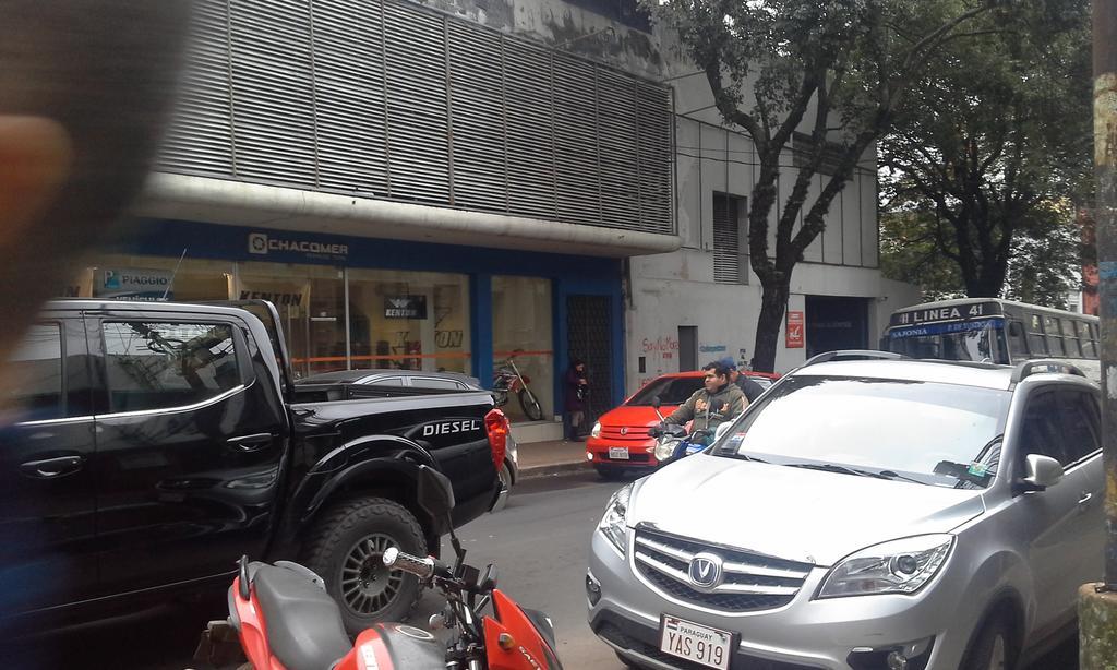 Estudio En El Centro De Asunción Eksteriør bilde